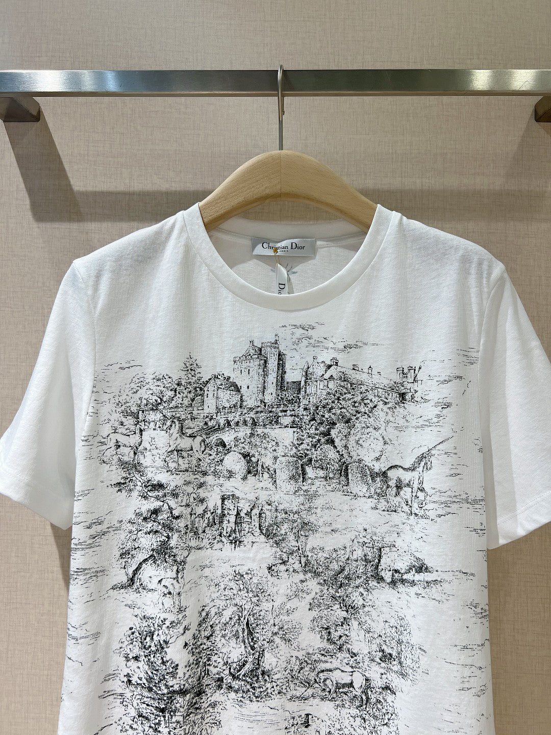 Elegant Sketch Short Sleeve T-Shirt