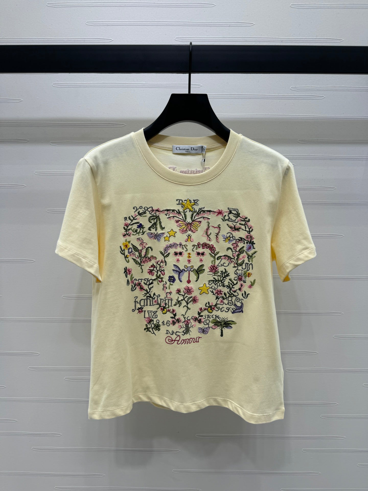 Embroidered round neck short-sleeved T-shirt