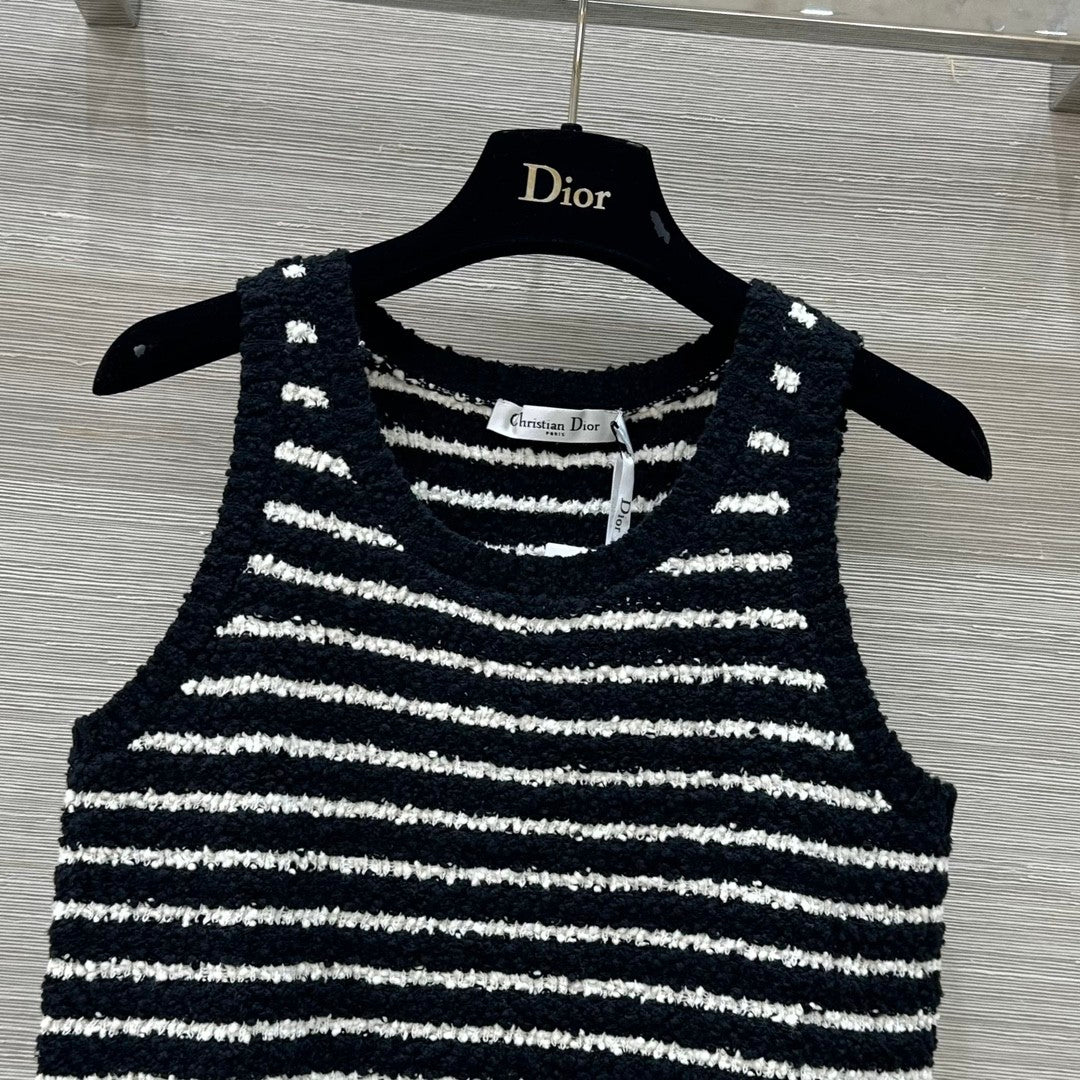 Temperament striped knitted vest