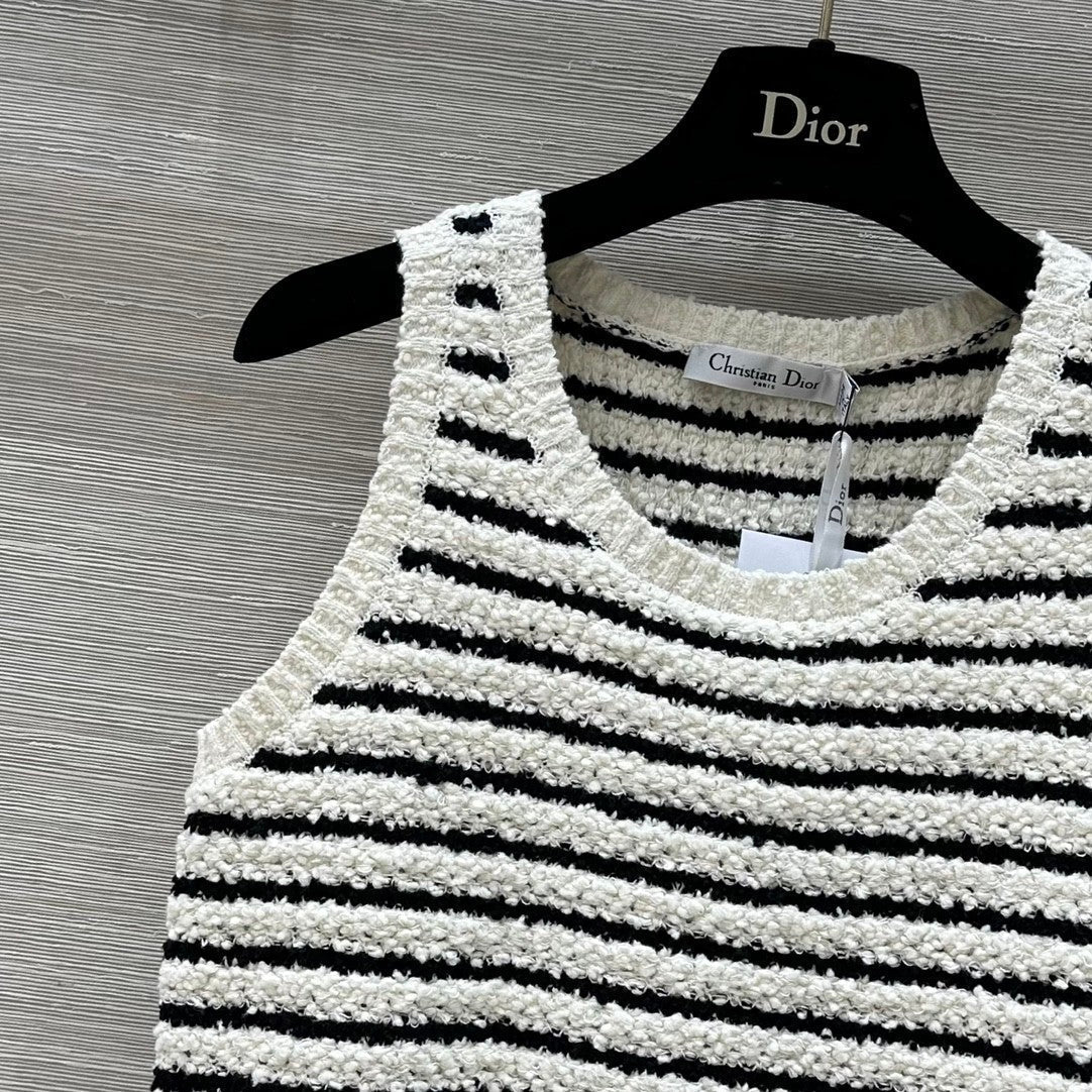 Temperament striped knitted vest