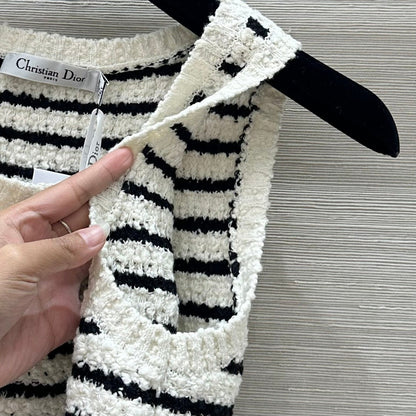 Temperament striped knitted vest