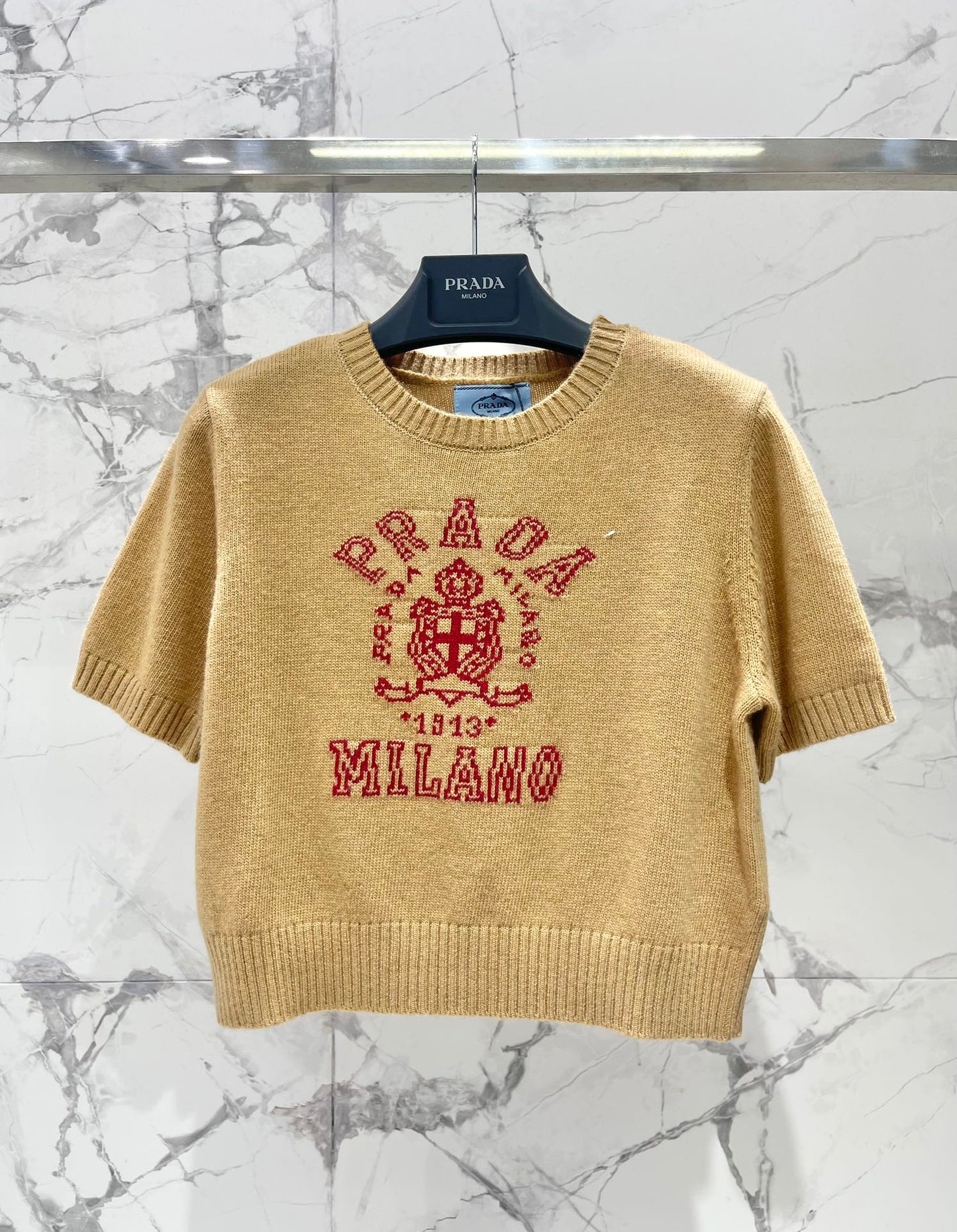 Knitted crew neck with jacquard lettering