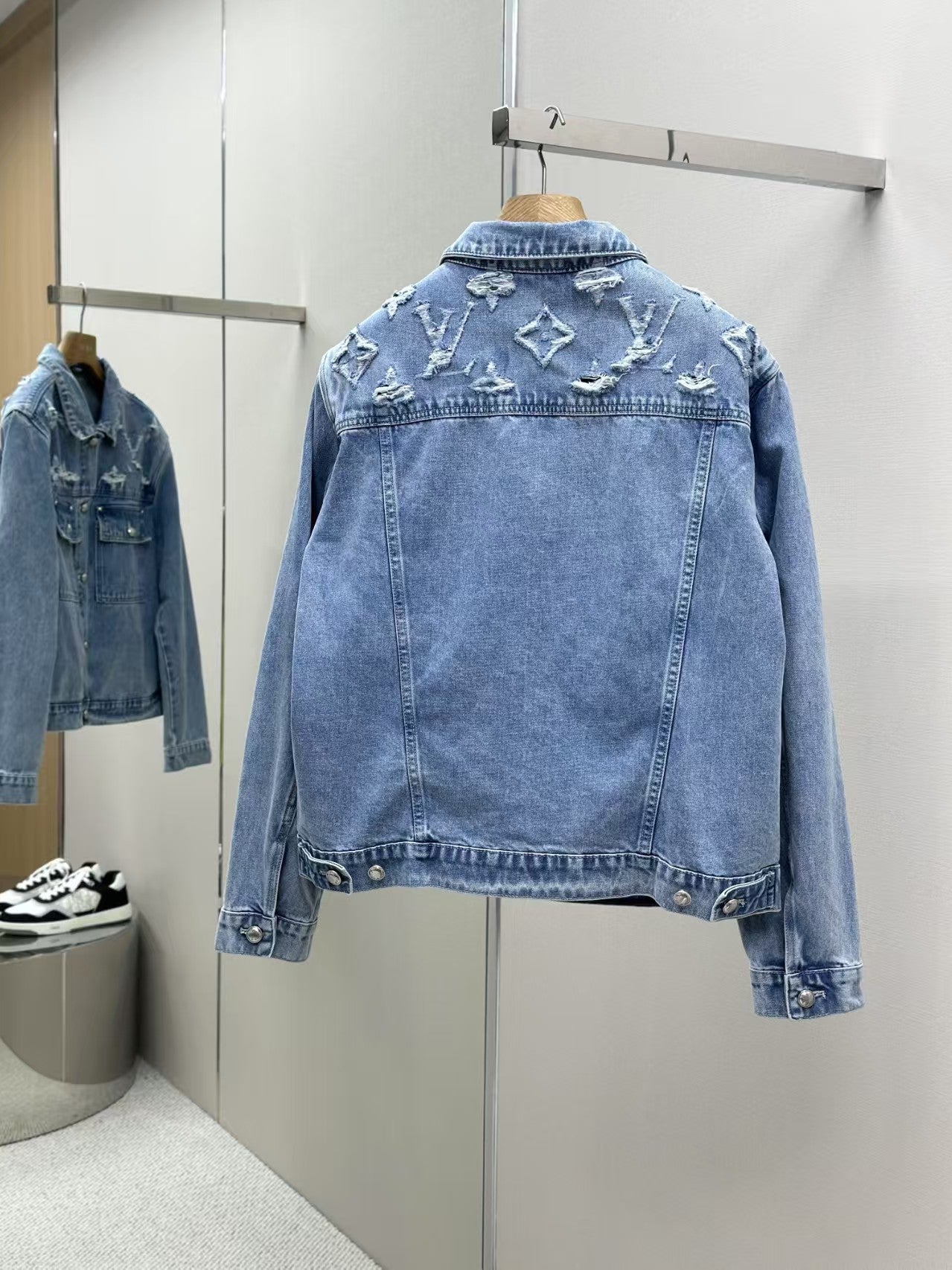 New cloud cutout distressed denim jacket