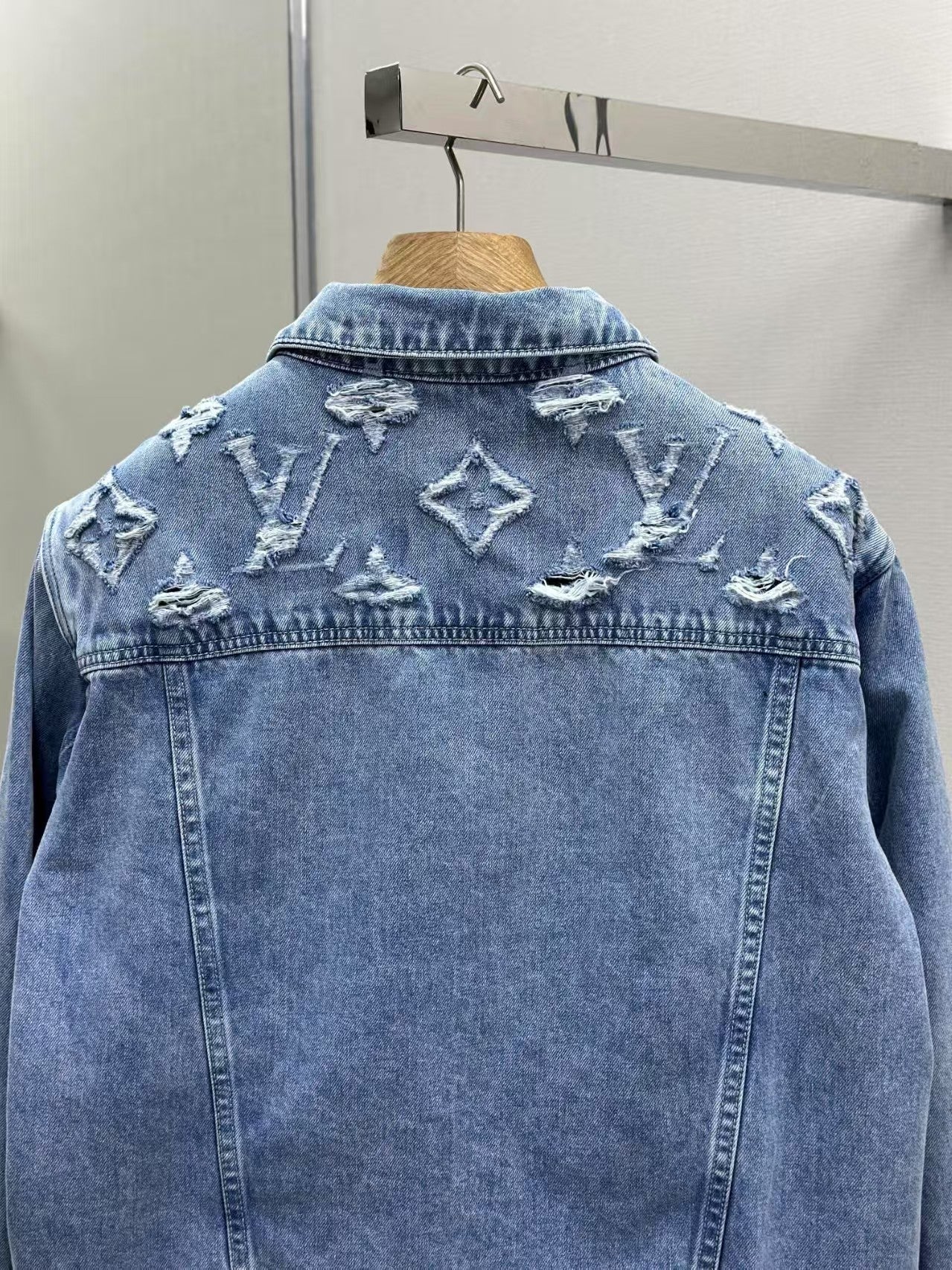 New cloud cutout distressed denim jacket