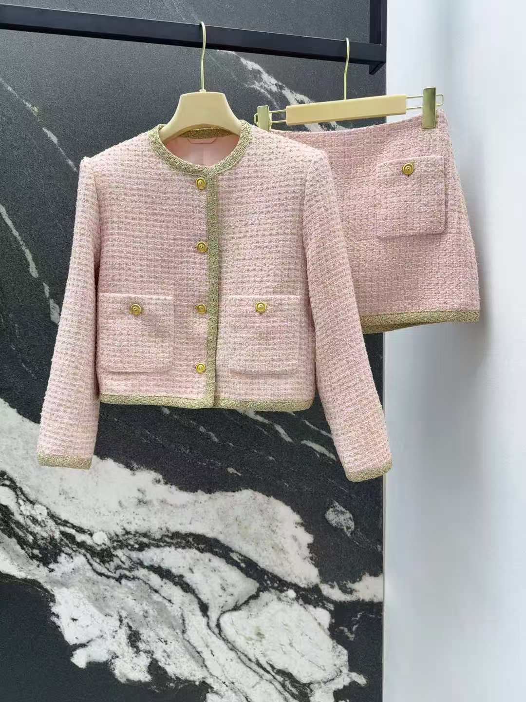 25SS new early spring webbing tweed short jacket + small A skirt suit