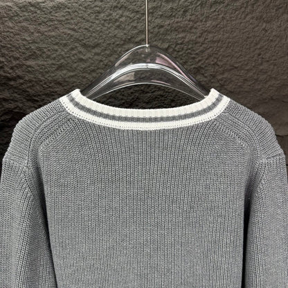 Knitted V-neck pullover sweater