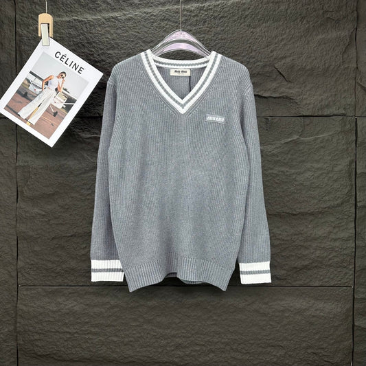 Knitted V-neck pullover sweater