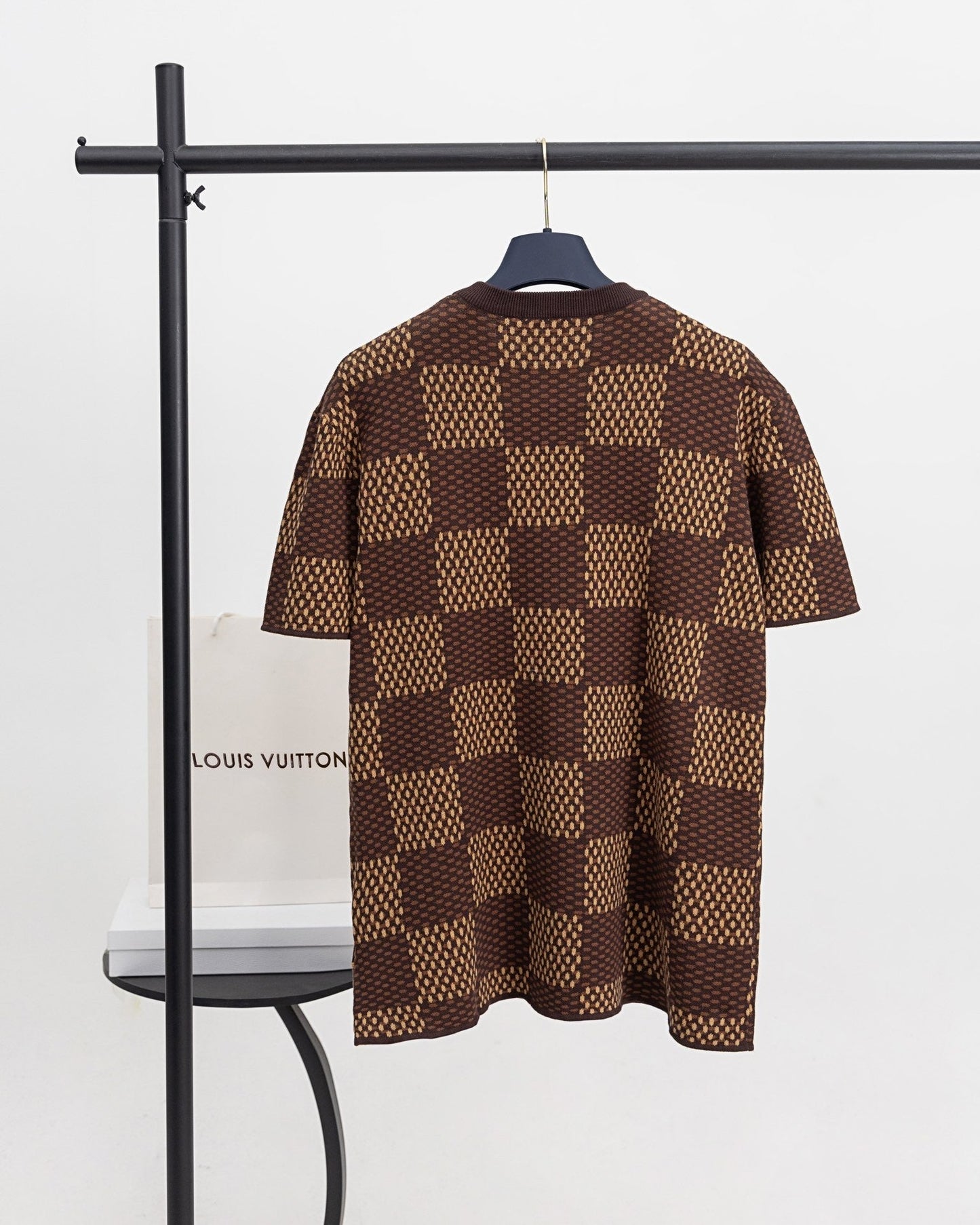 checkerboard style short sleeves