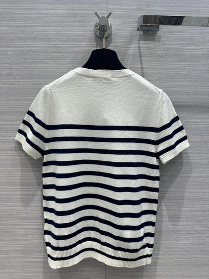 Contrast striped crew neck shirt