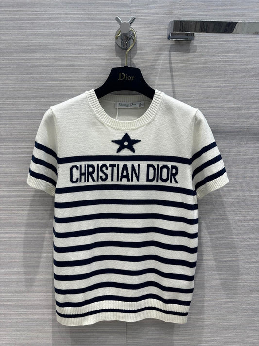 Contrast striped crew neck shirt