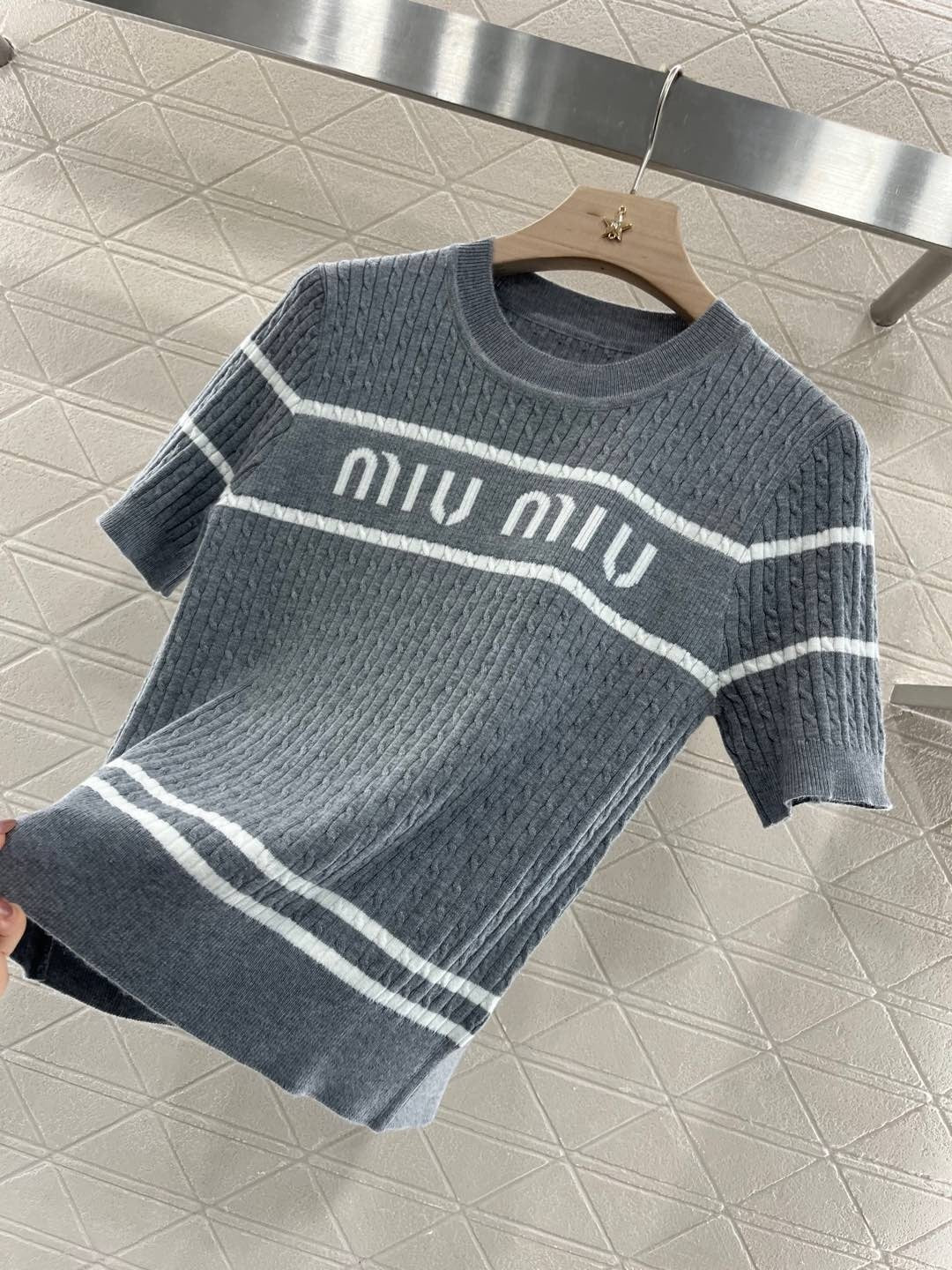 Letter jacquard striped twisted round neck knitted short sleeves